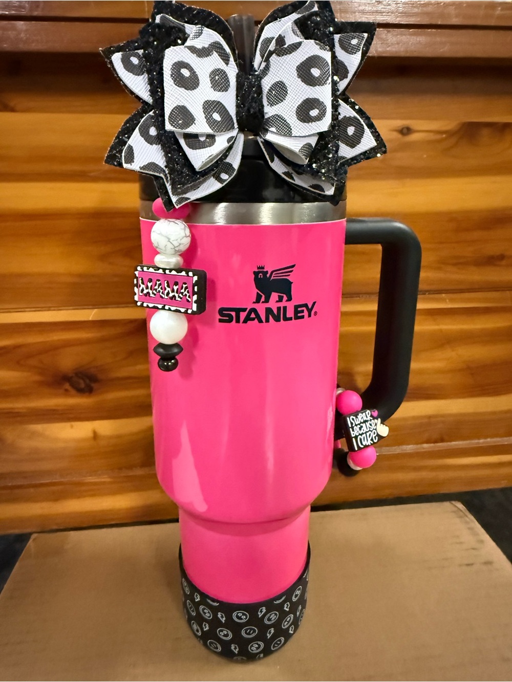 Customized Stanley Tumbler with Hot Pink and Black Beaded Charm